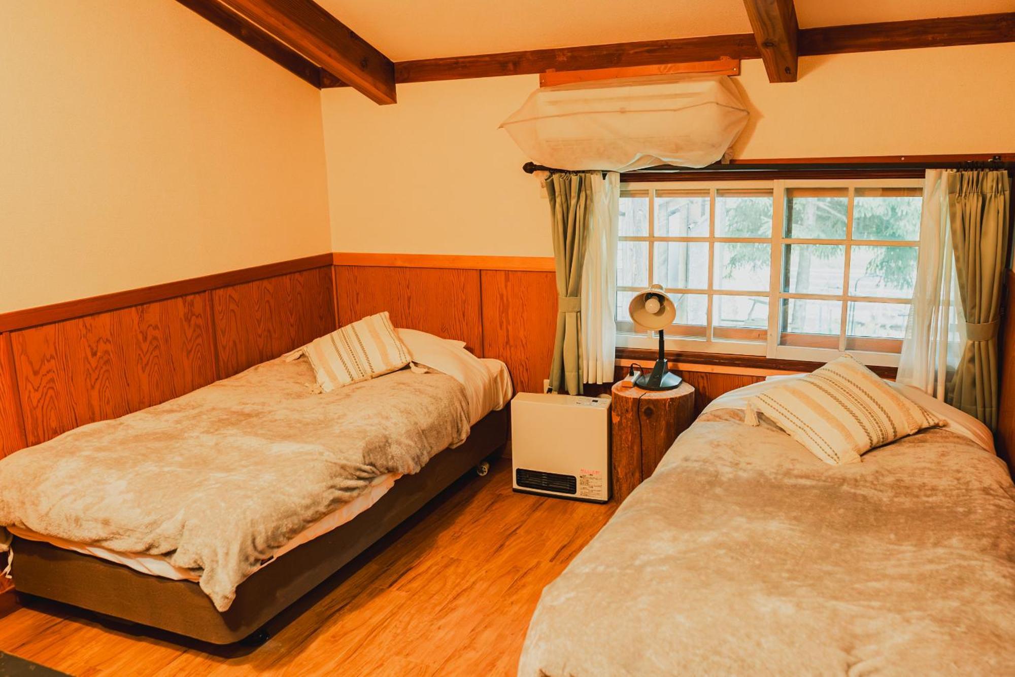 Hakuba Pension & Log Hotel Meteor Exterior photo