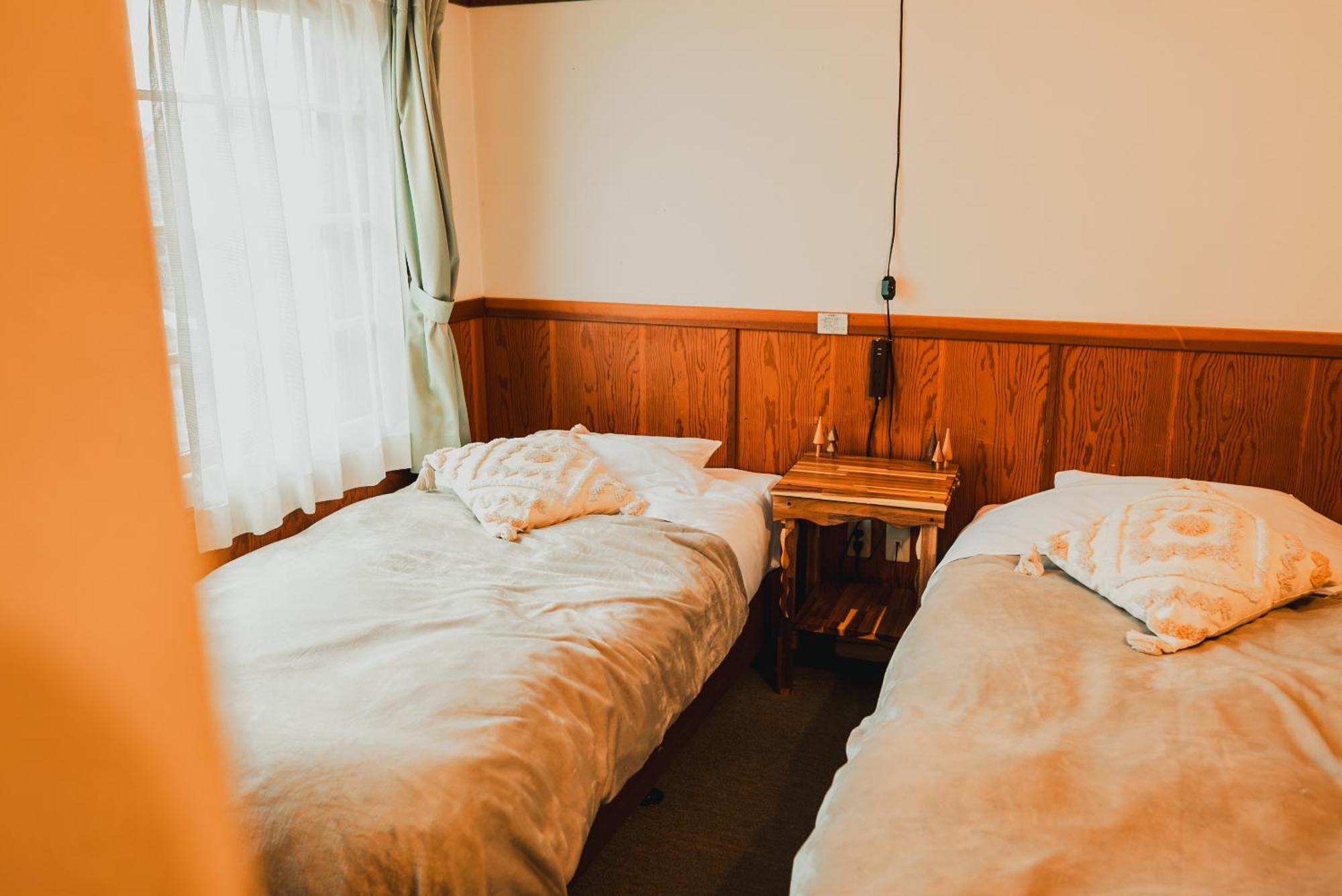 Hakuba Pension & Log Hotel Meteor Exterior photo