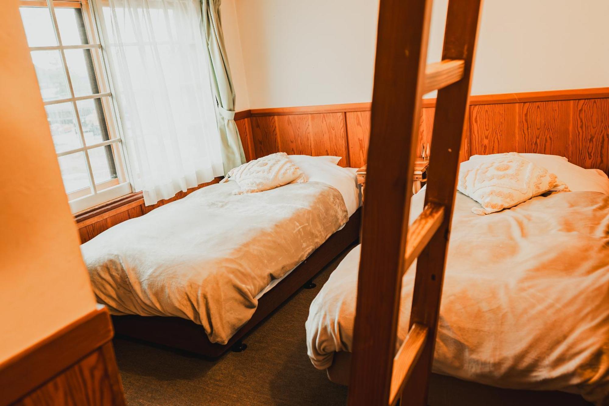 Hakuba Pension & Log Hotel Meteor Exterior photo