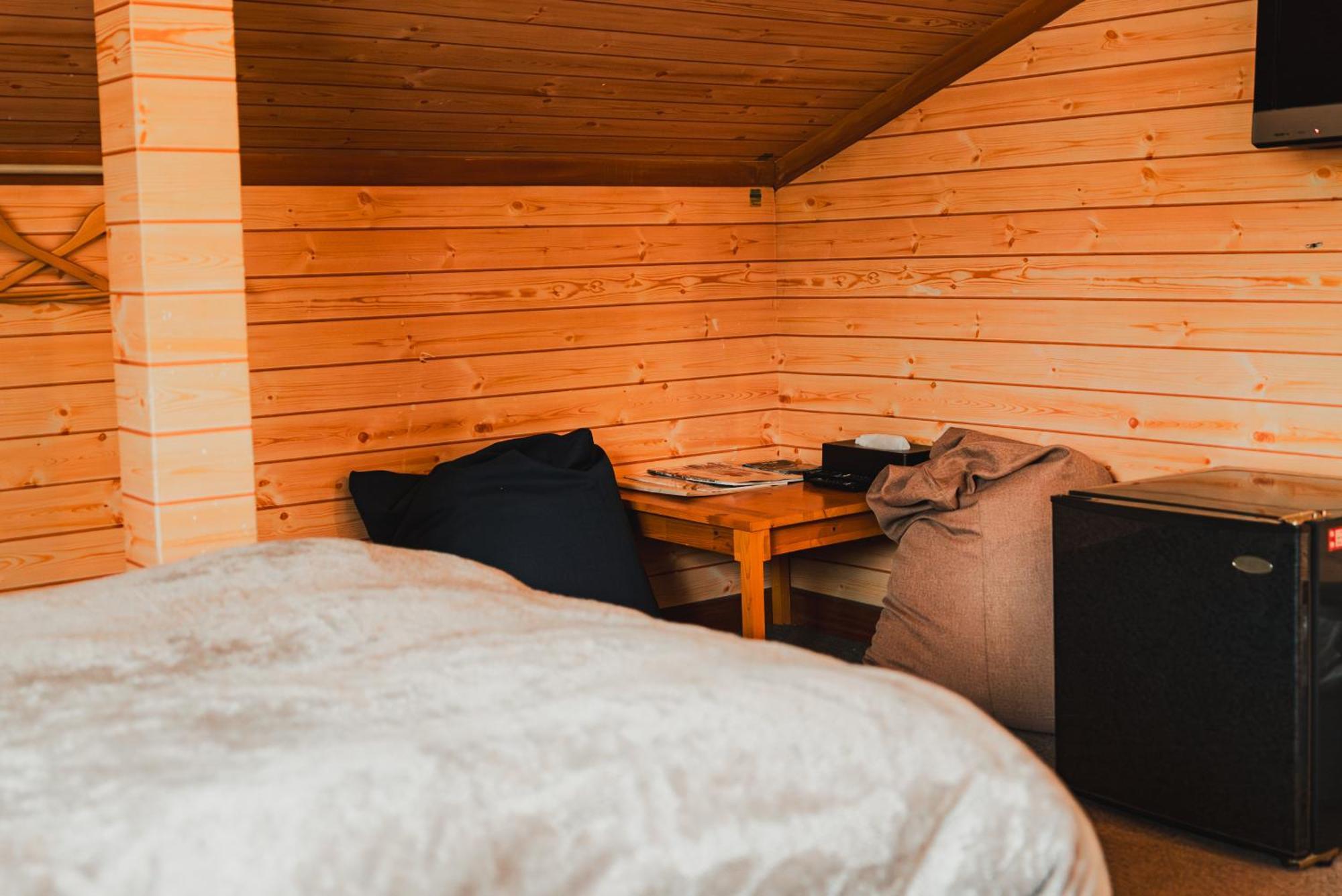 Hakuba Pension & Log Hotel Meteor Exterior photo