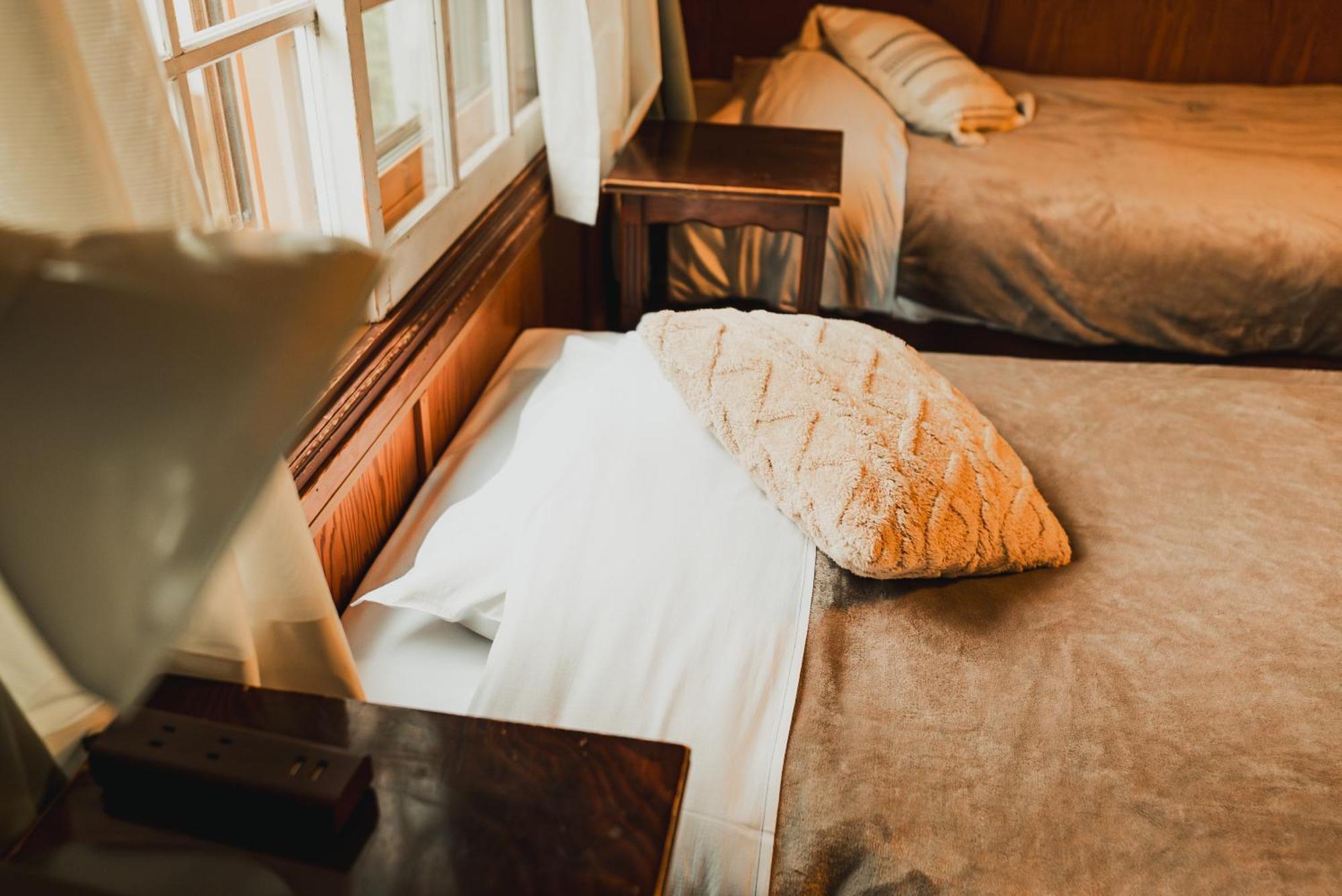 Hakuba Pension & Log Hotel Meteor Exterior photo